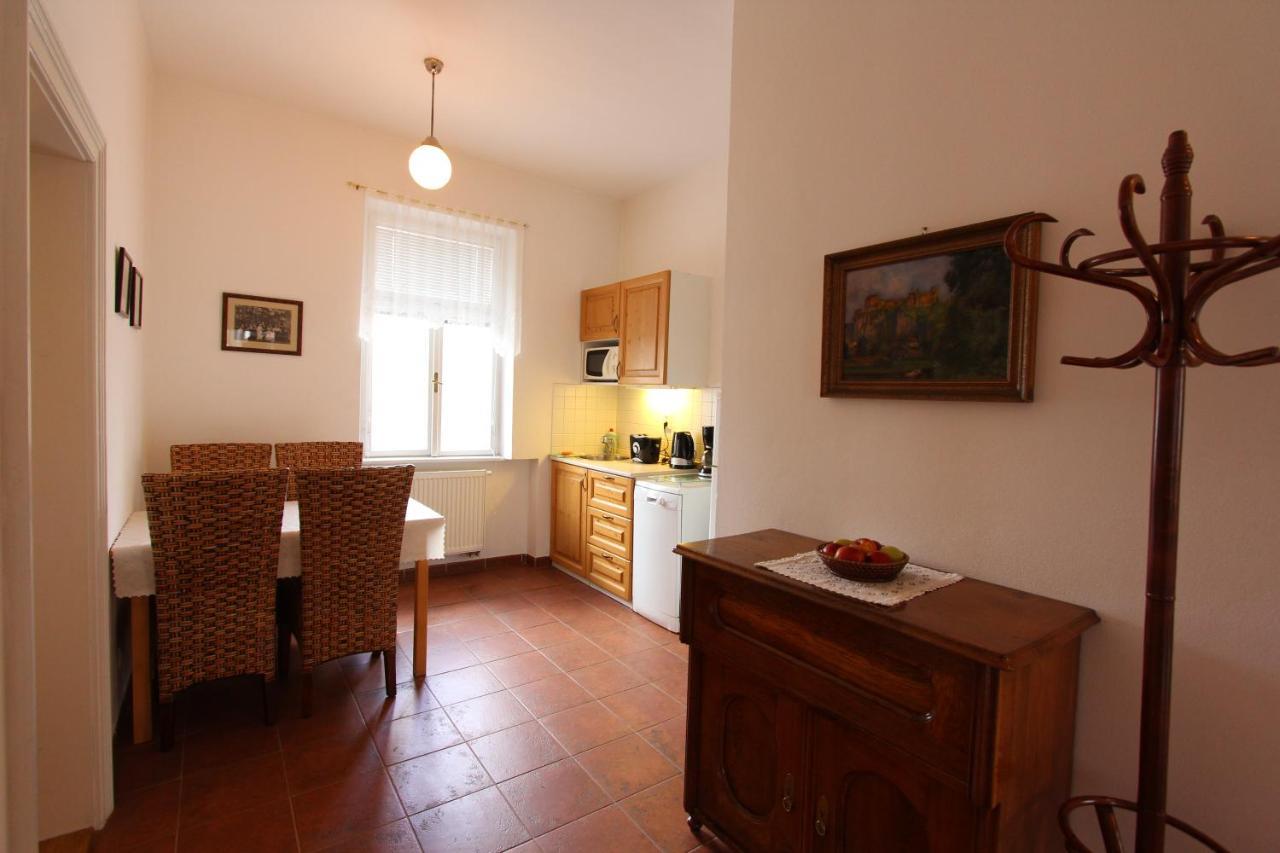 Penzion Jelen Vranov nad Dyjí Kamer foto