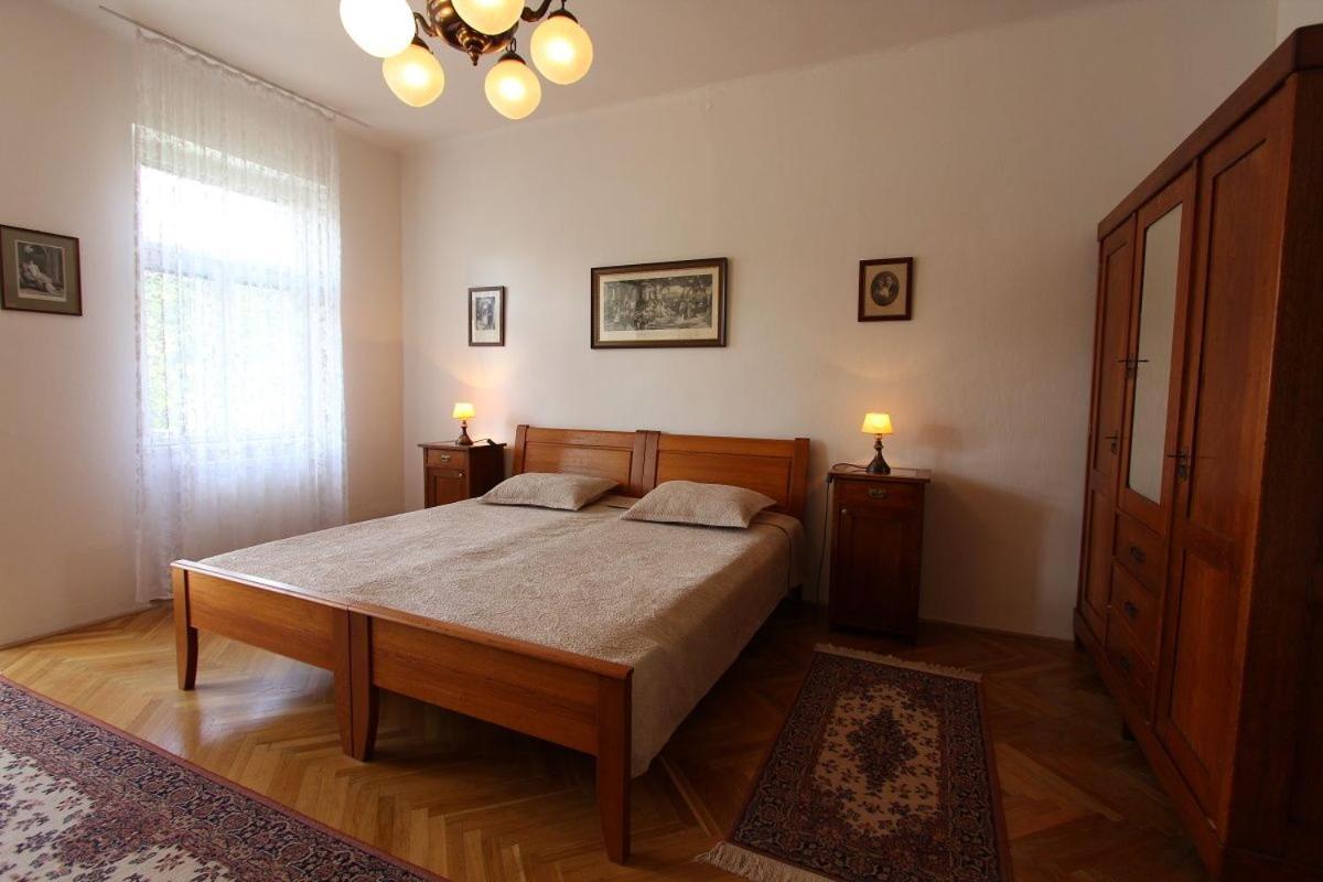 Penzion Jelen Vranov nad Dyjí Buitenkant foto