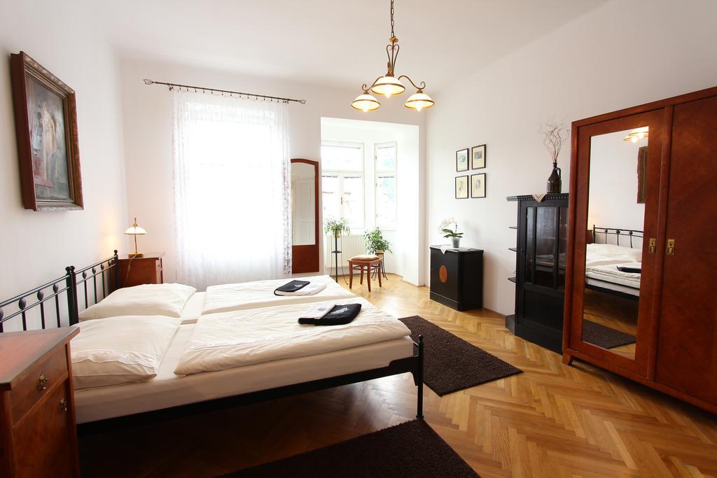 Penzion Jelen Vranov nad Dyjí Kamer foto