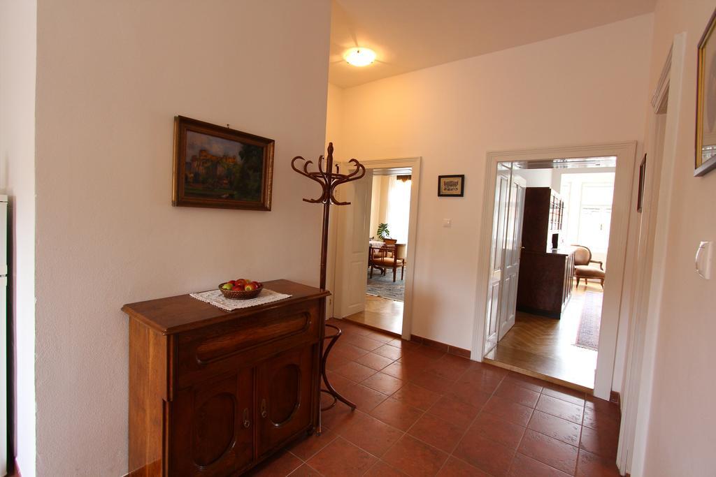 Penzion Jelen Vranov nad Dyjí Kamer foto