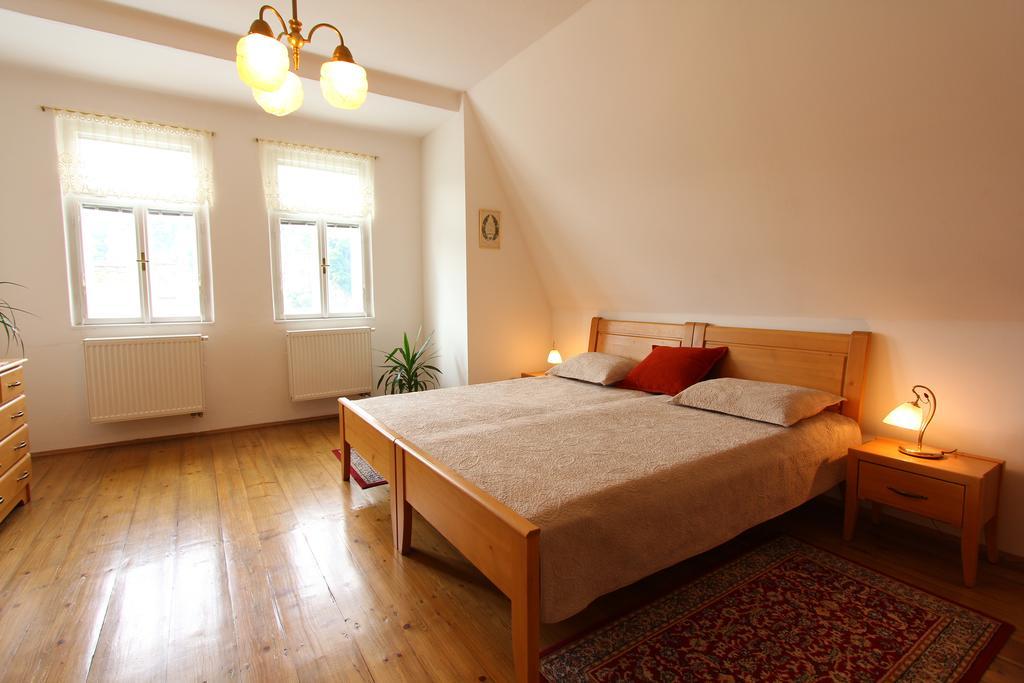 Penzion Jelen Vranov nad Dyjí Kamer foto